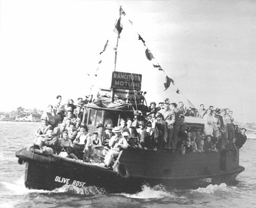 Olive Rose with passengers on board