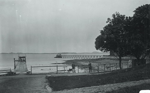 First World War era showing smaller and longer wharves at Motuihe